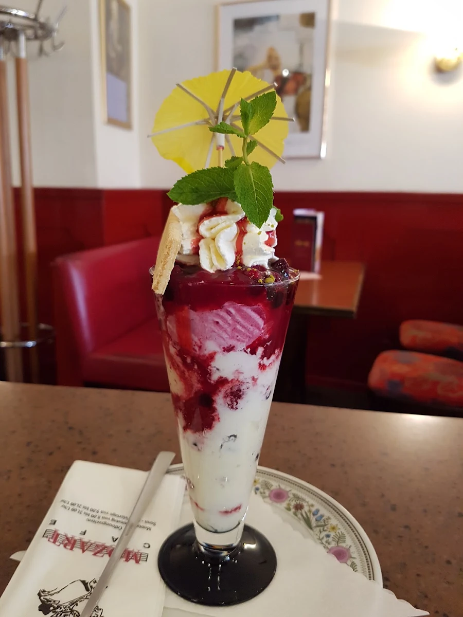 Amarena Becher