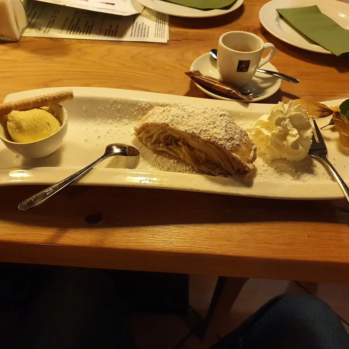 Apfelstrudel