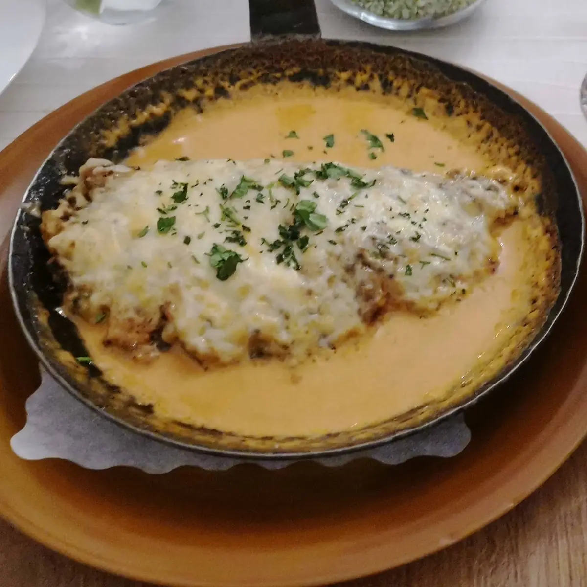 Überbackenes Bifteki