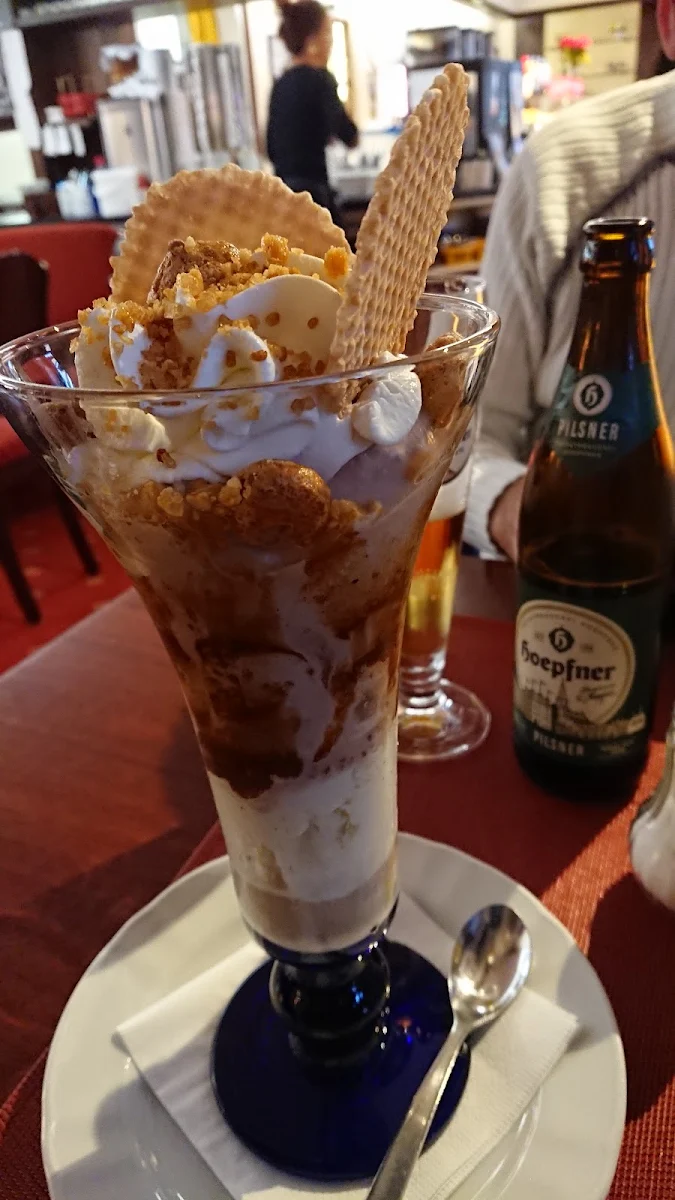 Ameretto Eisbecher