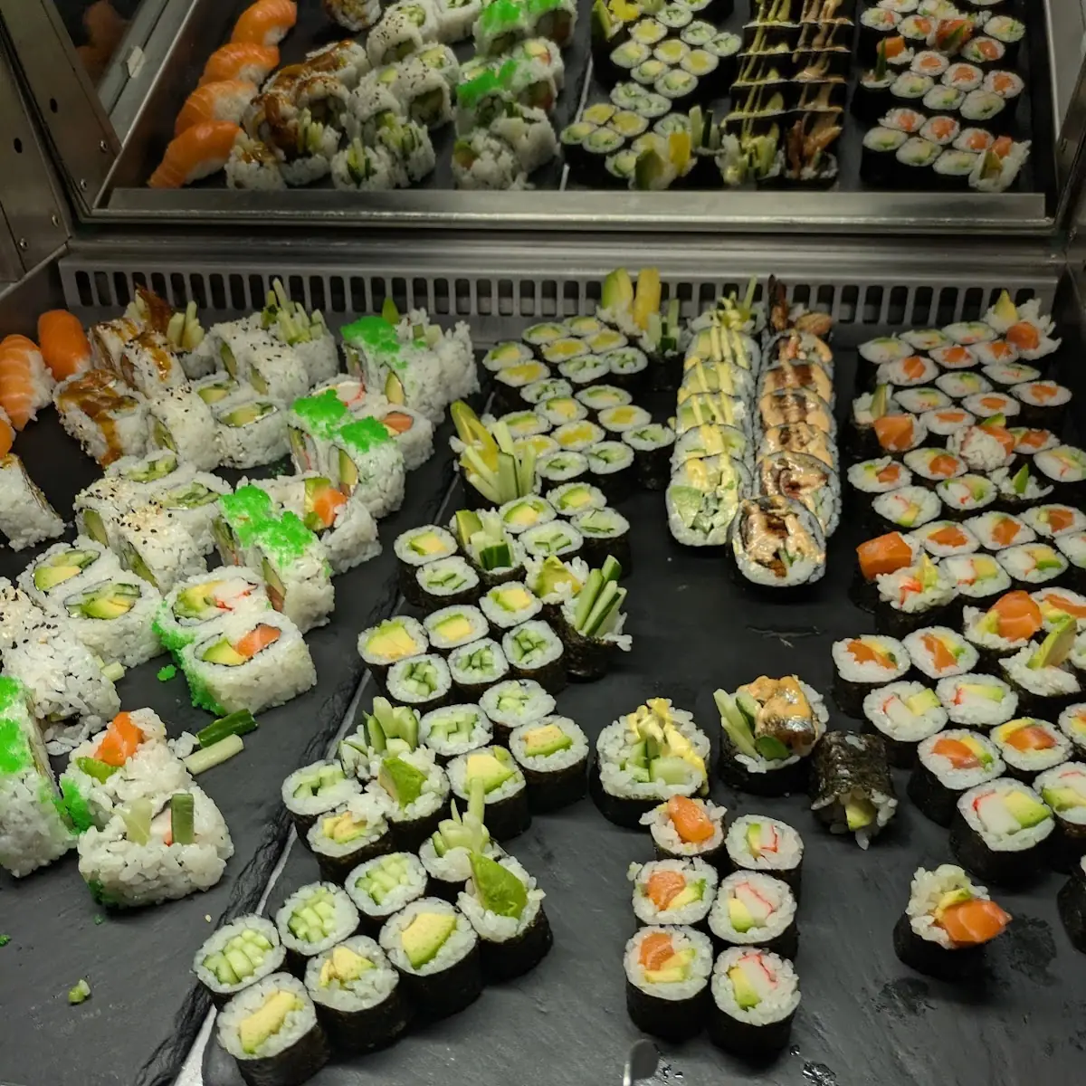 Warmes Buffet Sushi, Jento - Restaurant - Bar - Lounge Passau