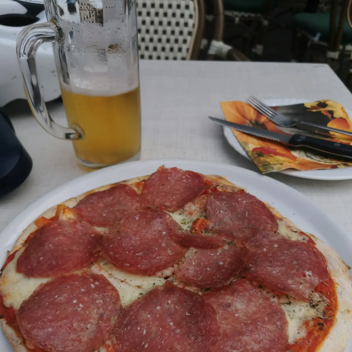 Salami Pizza