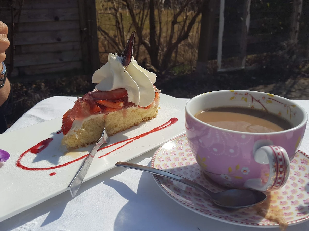 Erdbeerkuchen Mit Sahne, Ver-edelt GbR