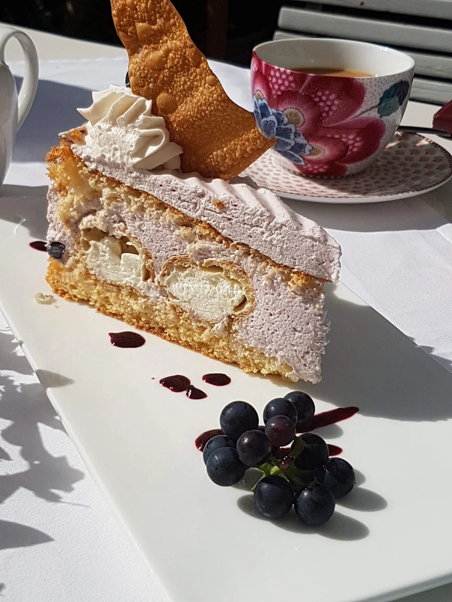 Heidelbeer-sahnetorte, Ver-edelt GbR