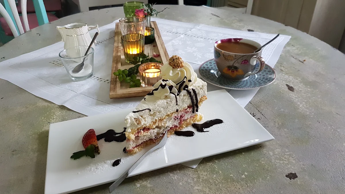 Sahnetorte Mit Kaffee, Ver-edelt GbR