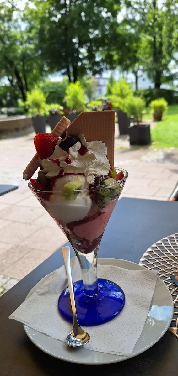 Früchte Becher