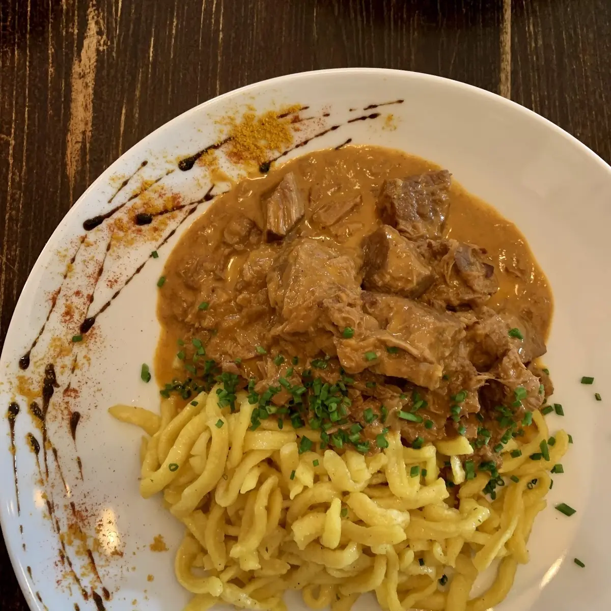 Gulasch Mit Spätzle, Eddy's Bodega