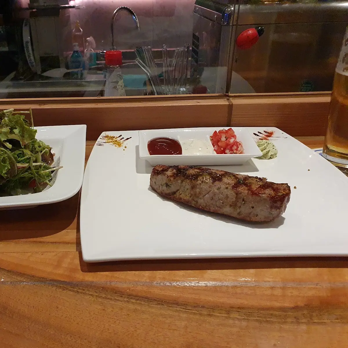 Rumpsteak Mit Blattsalat, Eddy's Bodega