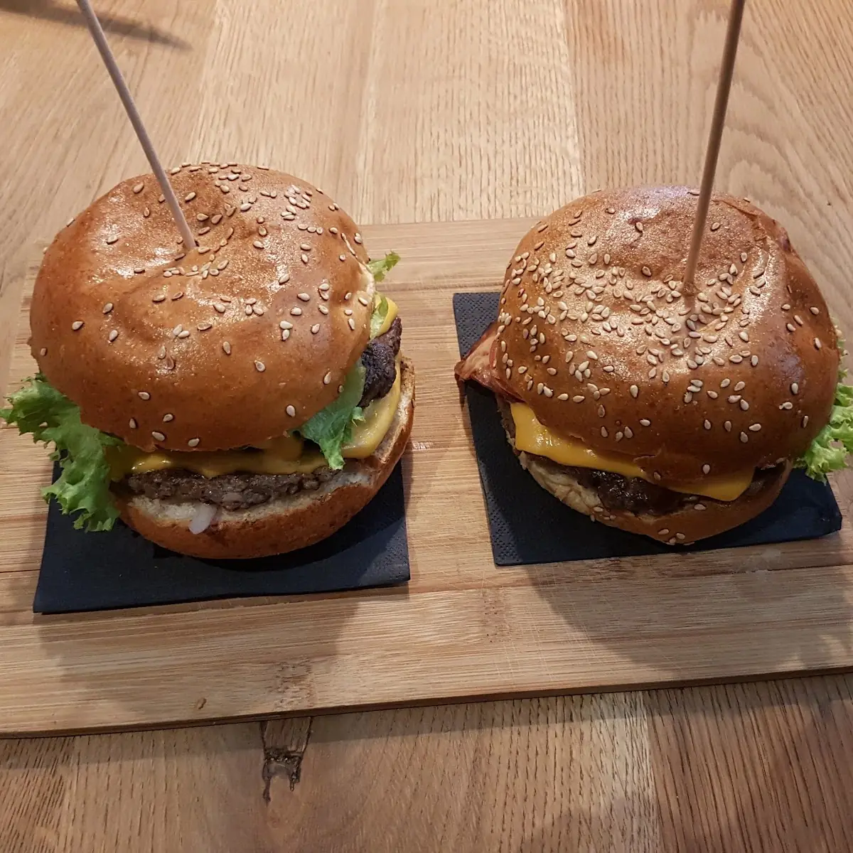 Cheeseburger, Pizza Brothers Lannesdorf