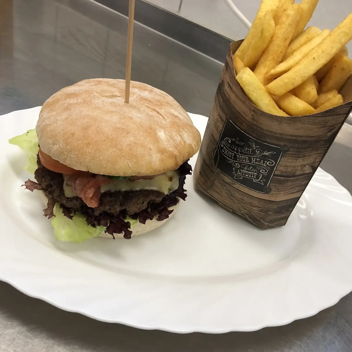 Highlights, Kickers Restaurant