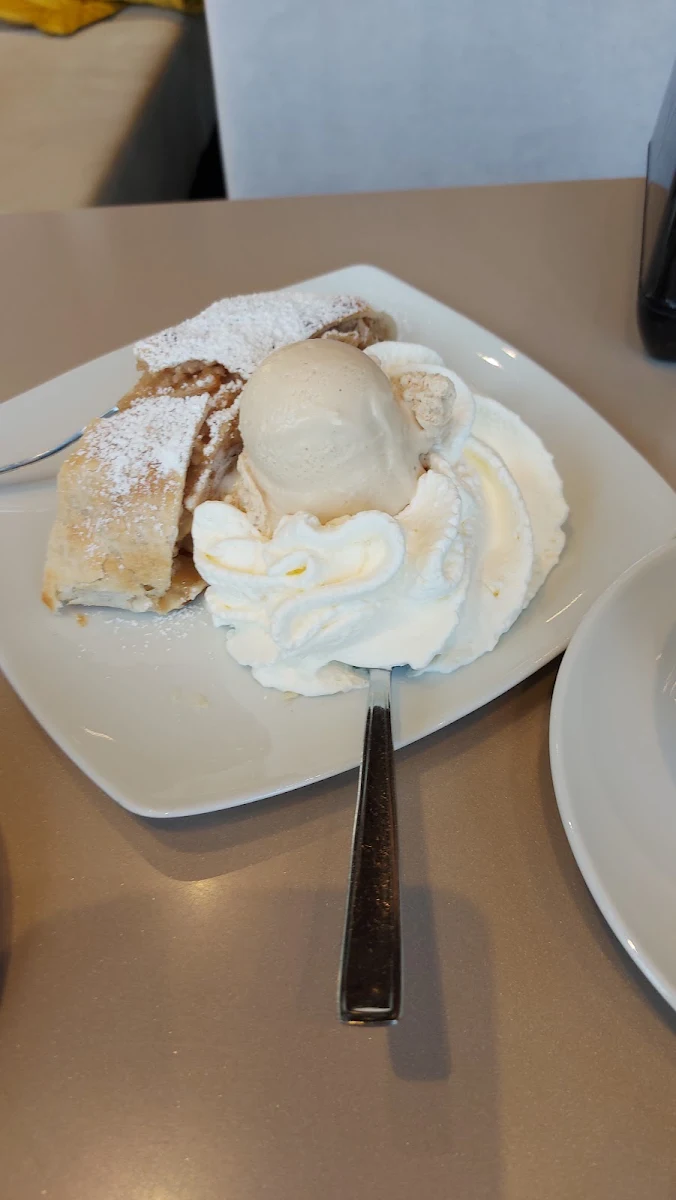 Apfelstrudel