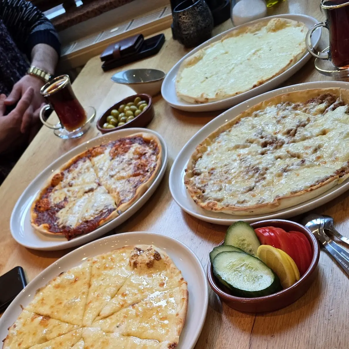 مناقيش لبنانية