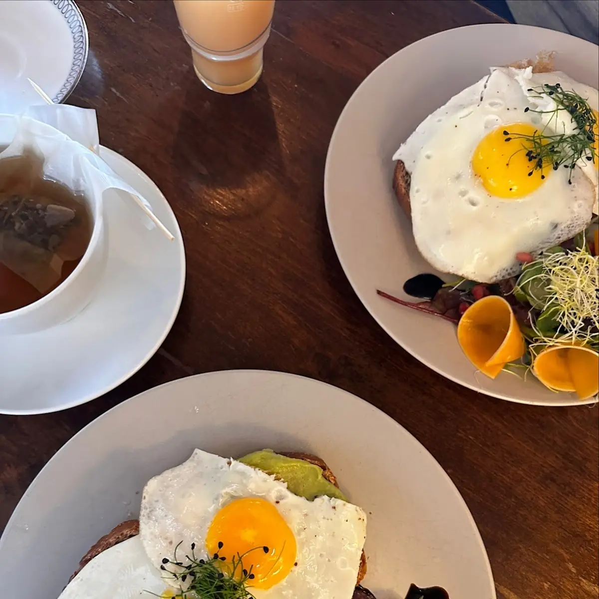 Avocado Brot Mit Spiegeleier