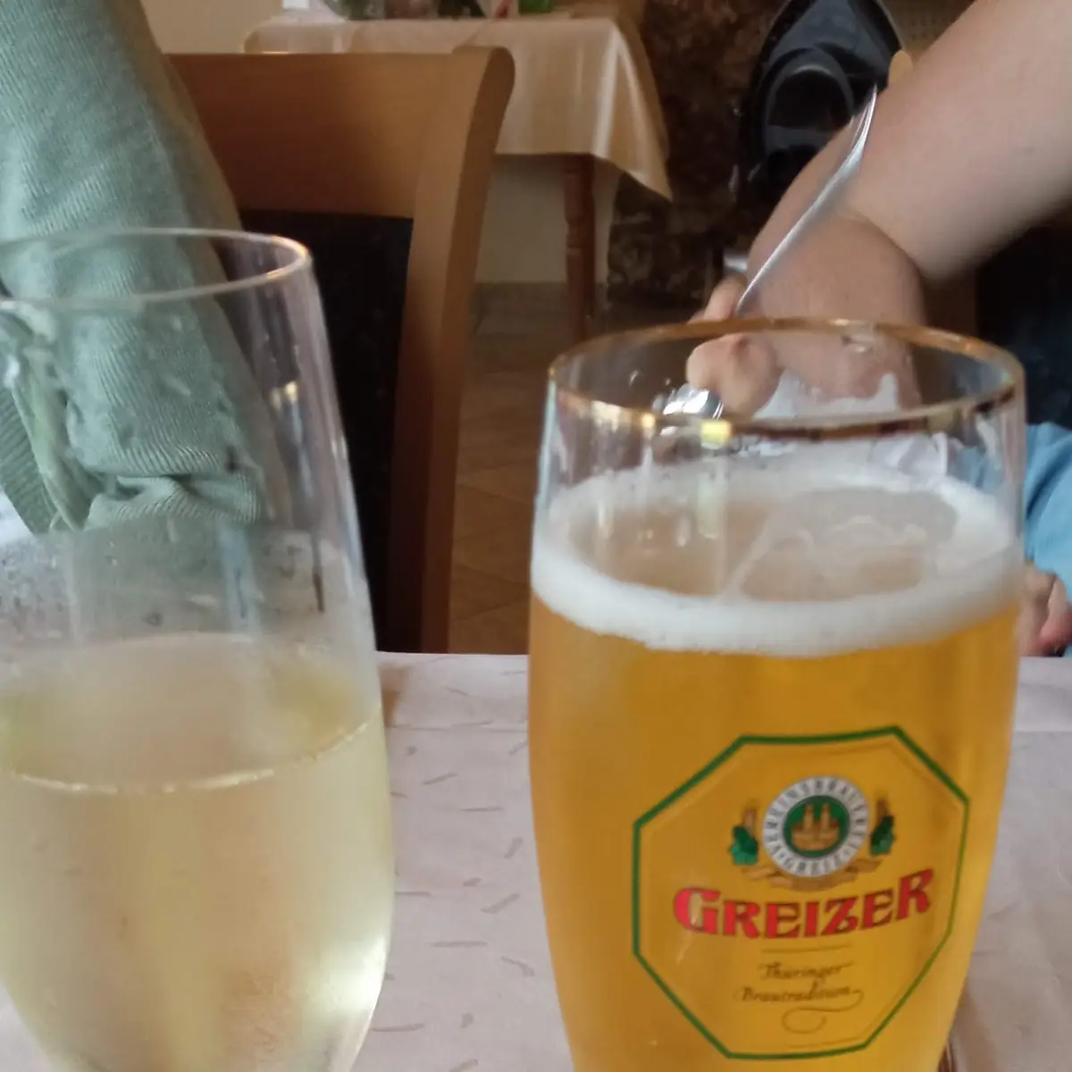 Greizer Pilsener Sekt, Restaurant & Camping "Am Töpferberg" - Franziska Rossbach