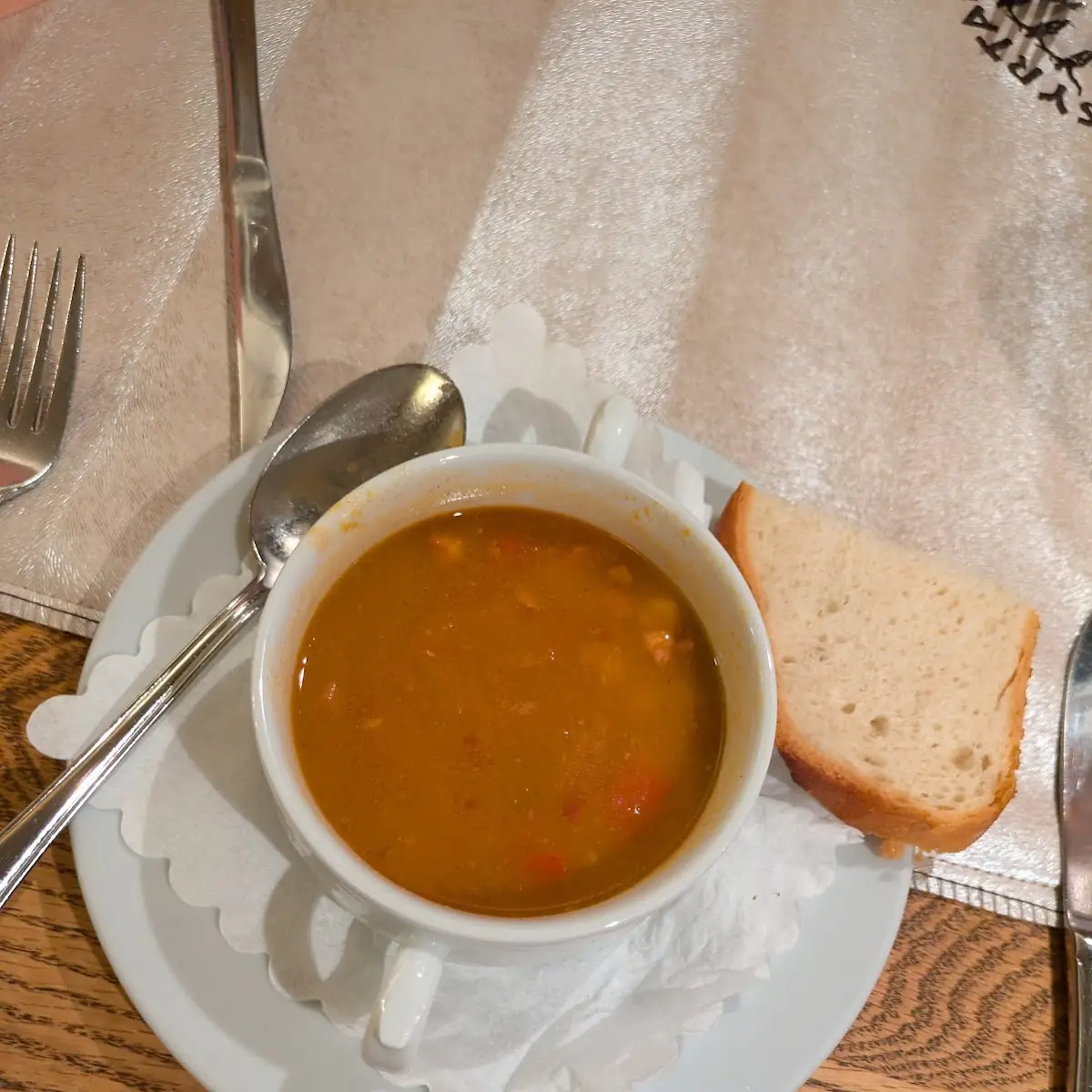 Bohnensuppe, Restaurant Syrtaki