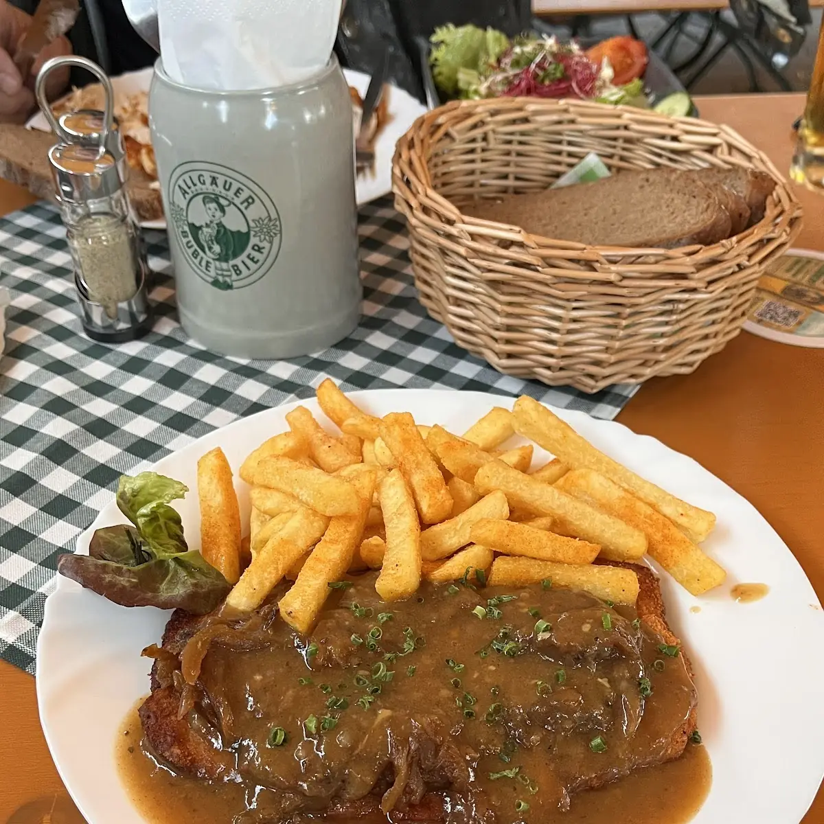 Zwiebelschnitzel Mit Pommes, Wirtshaus Waldesruh Wenigumstadt