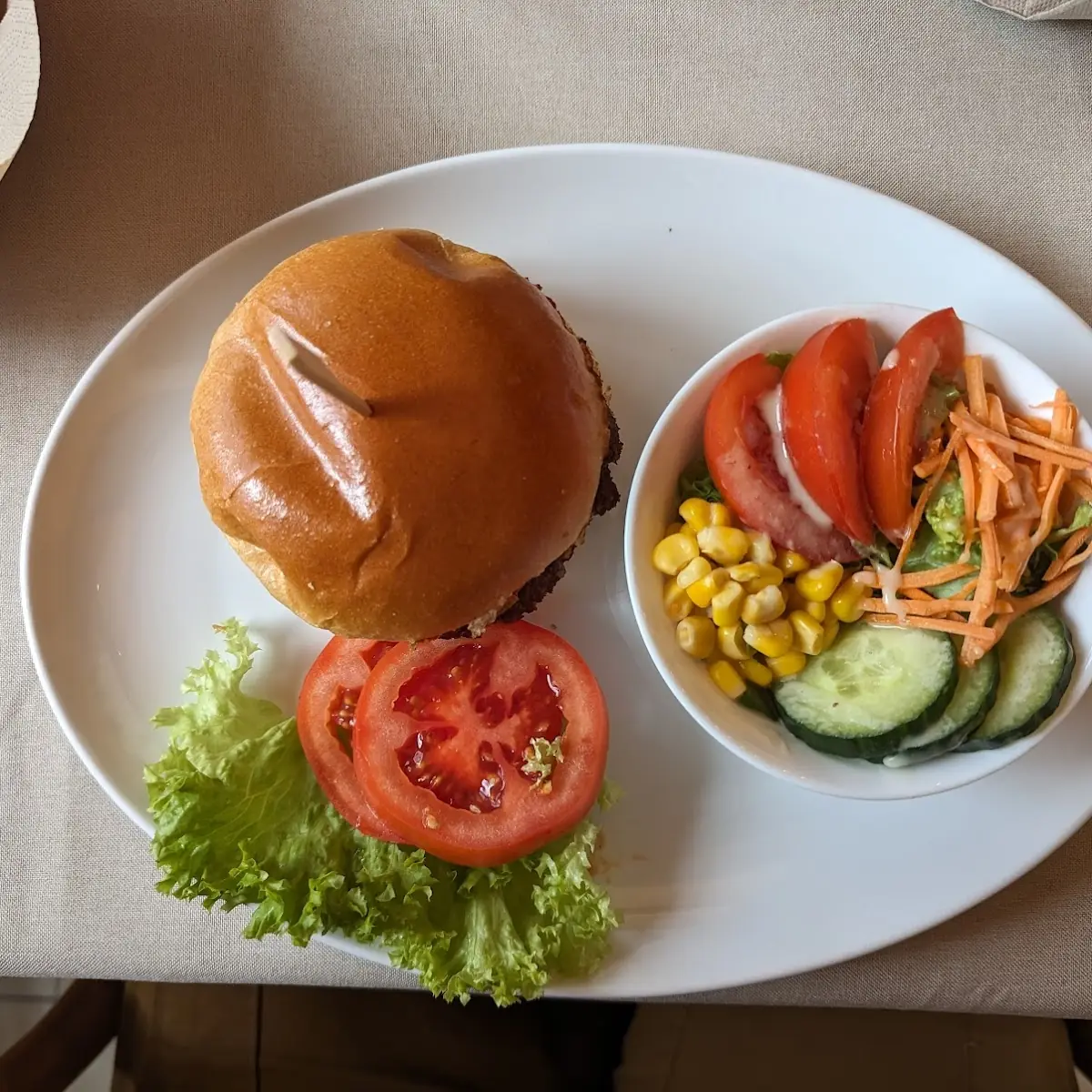 Hamburger, The Resting Place Bar & Grill