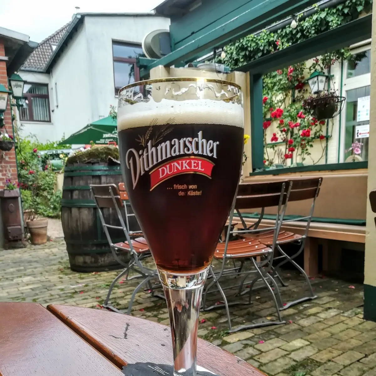 En Øl, Rosengasse Heide / Restaurant - Café - Musikkneipe