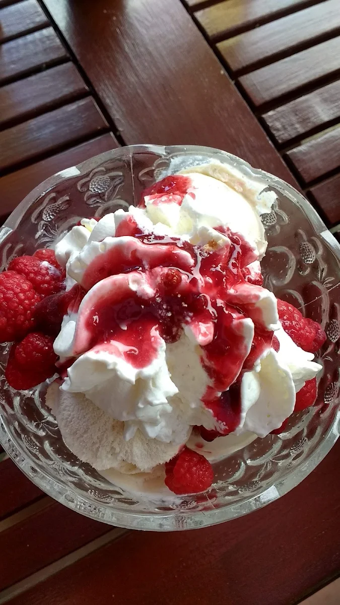 Waldfrucht Eisbecher