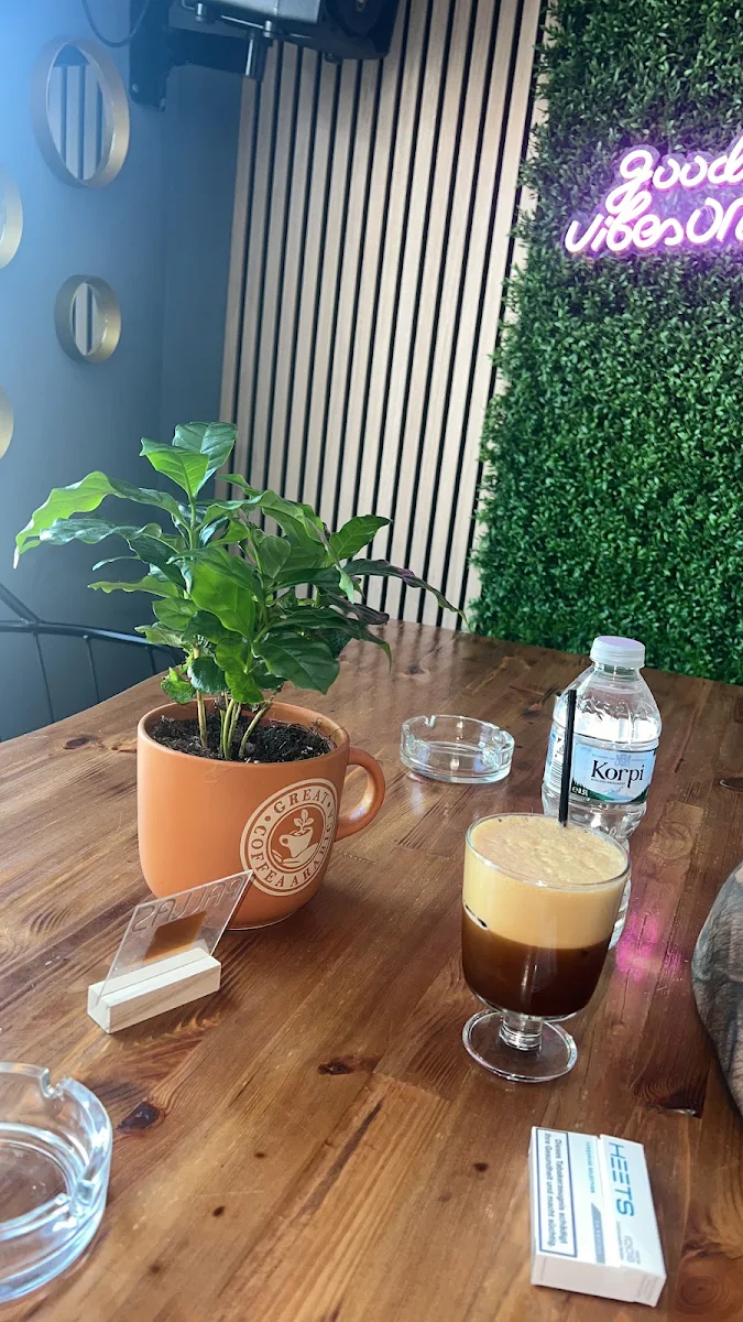 Cold Brew, Cafe - Bistro Pallas