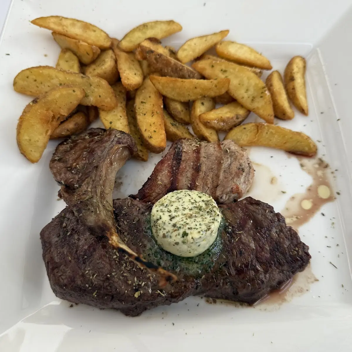 Highlights, Elia Erbach Restaurant & More