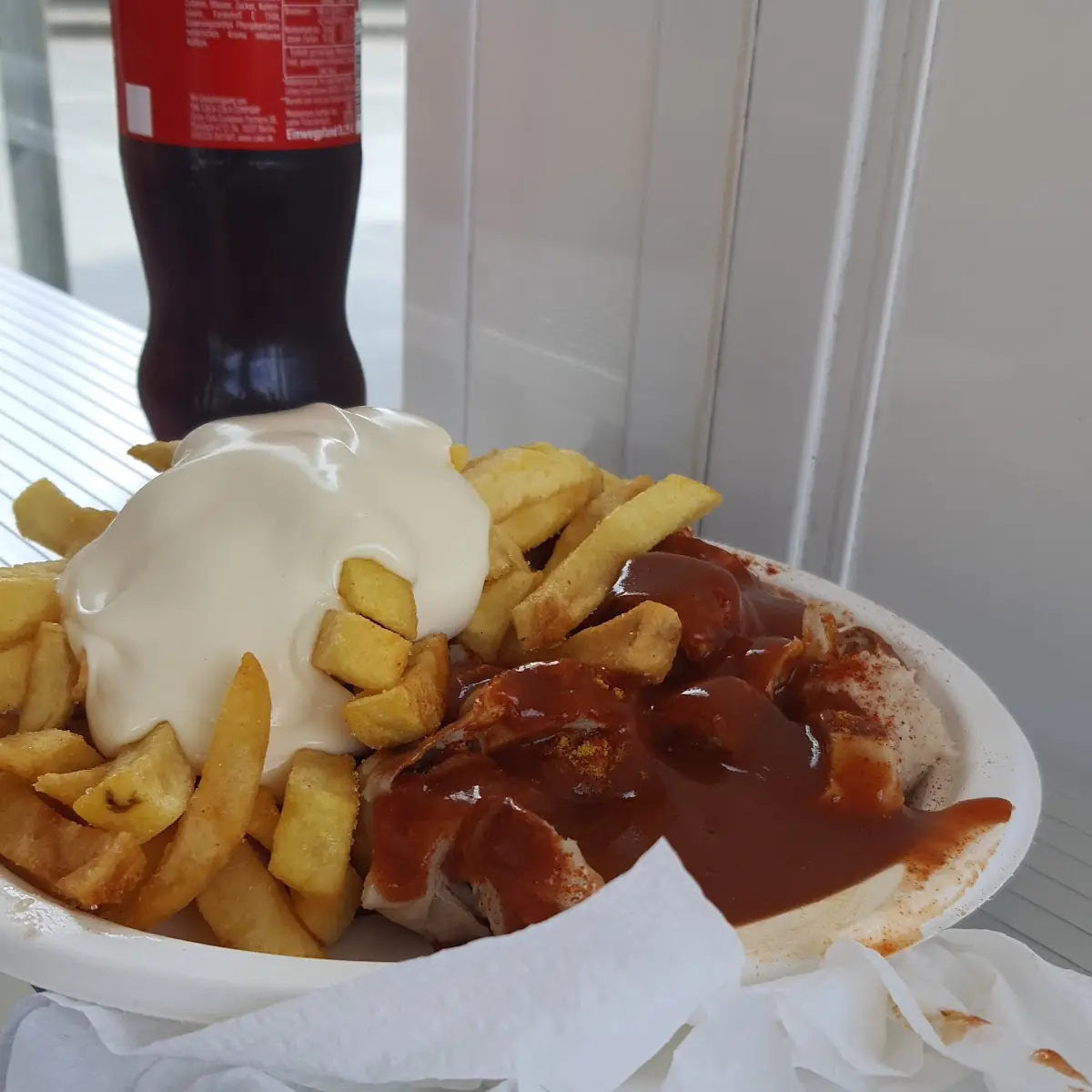 Pommes Currywurst, Imbiss Bude
