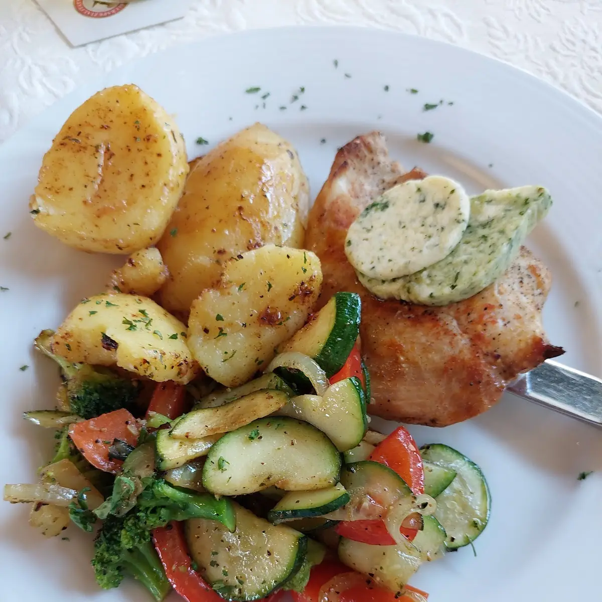 Putenbrust Mit Gemüse, Gasthaus Helleberg