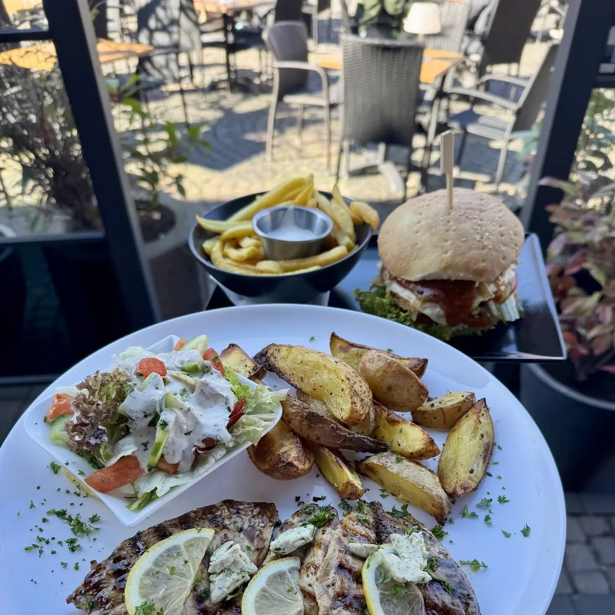 Highlights, Emil’s Bistro
