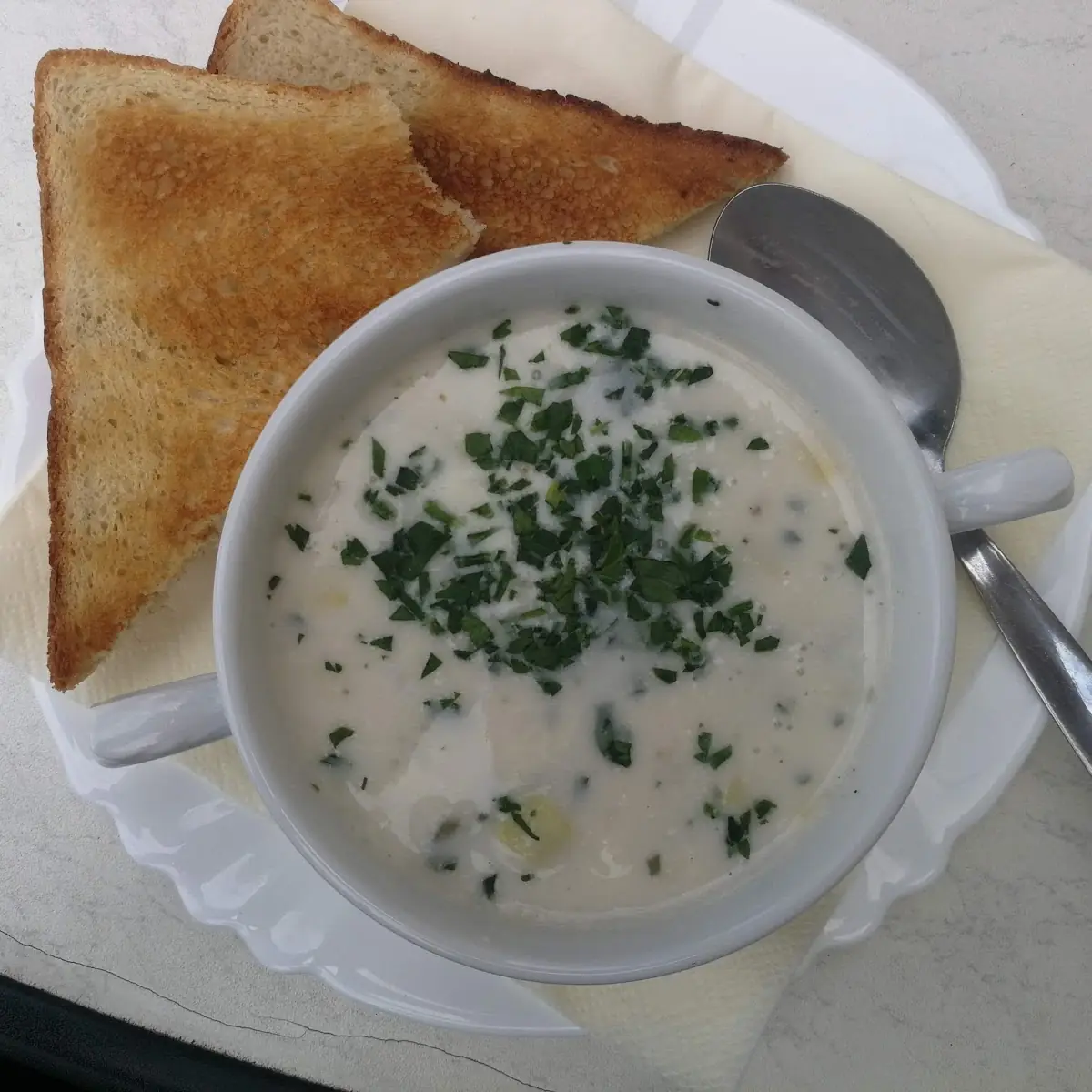 Knoblauchsuppe, Stadtcafe