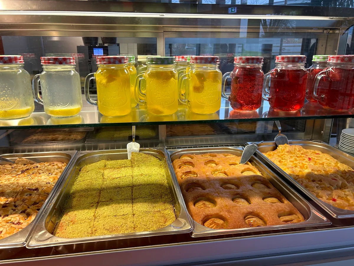 Highlights, Café Evergreen