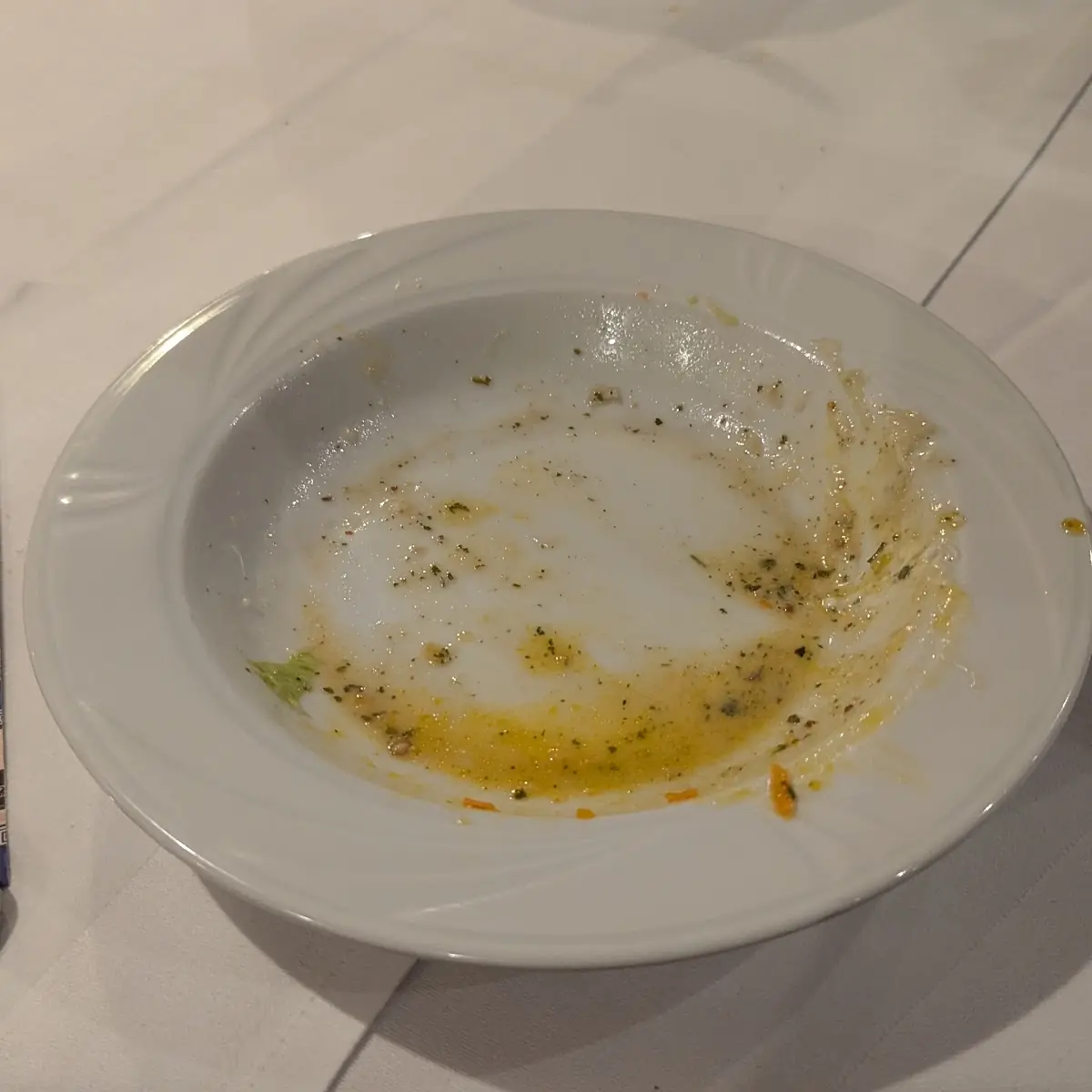 Leerer Salatteller, Restaurant Mykonos