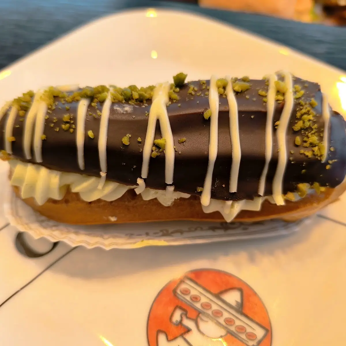 Eclair, Bäckerei & Konditorei & Café Wendl