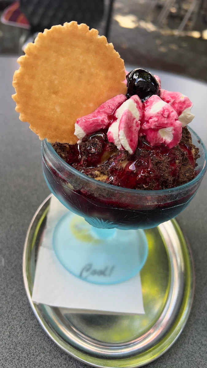 Highlights, Enzos Eiscafé - am Heeggraben