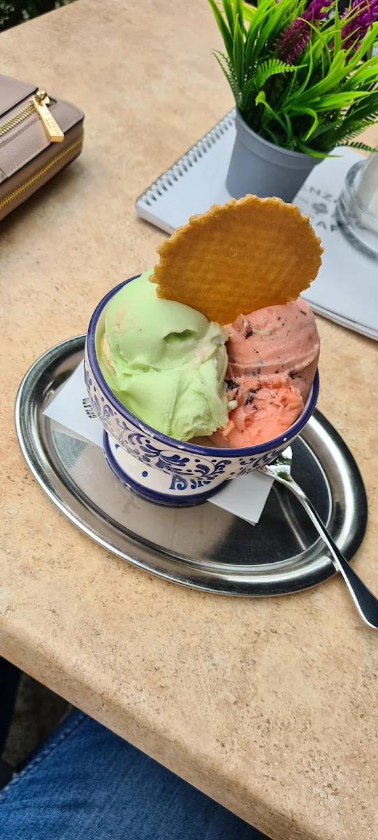 Highlights, Enzos Eiscafé - am Heeggraben