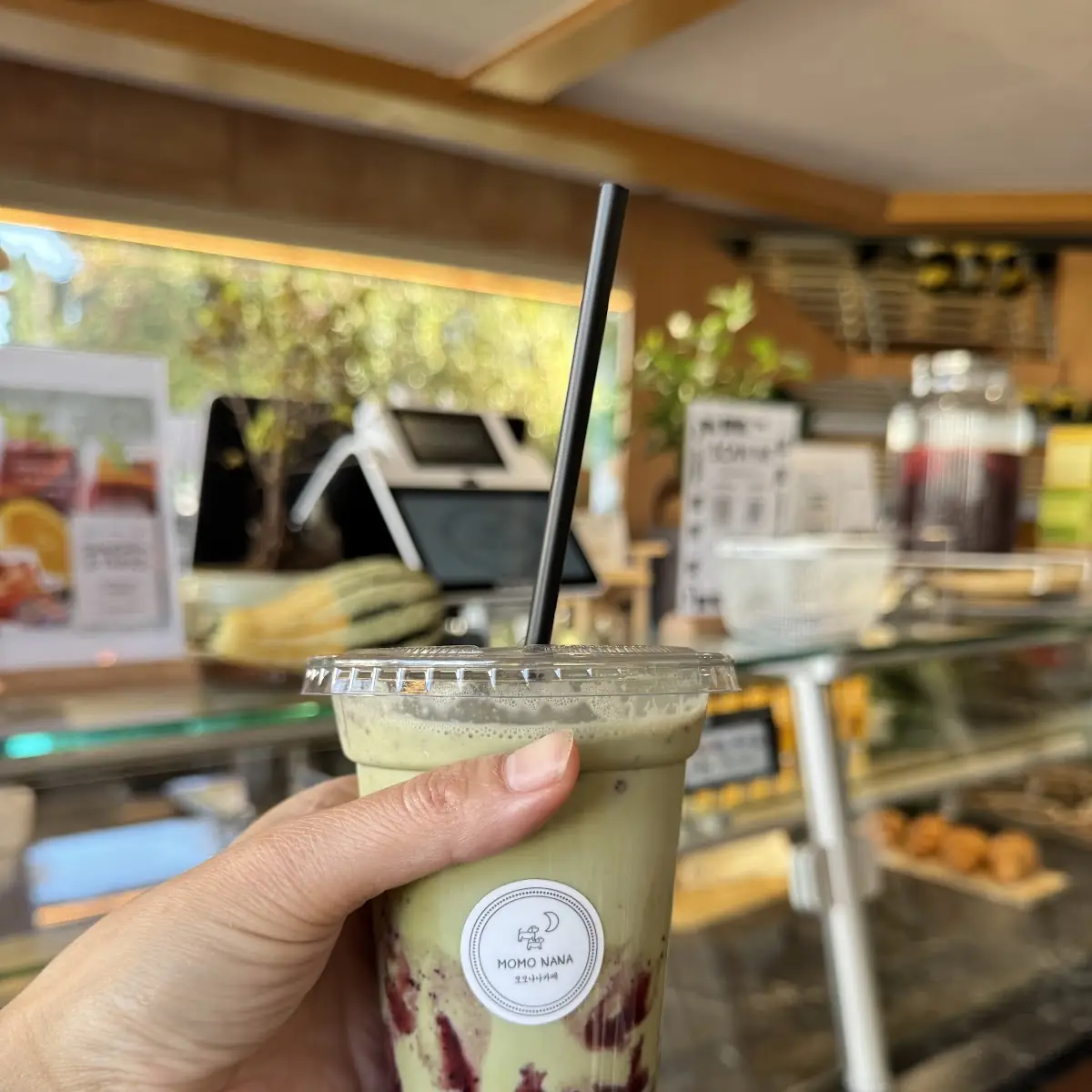 Highlights, Momo Nana Café & Bistro
