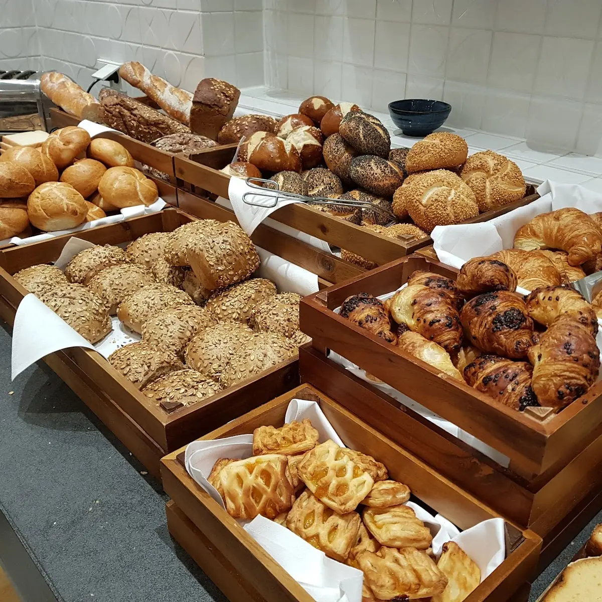 Bread Sweet, Restaurant Francis