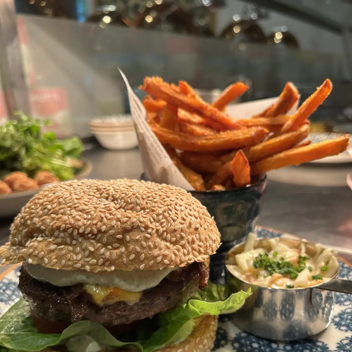 Highlights, Restaurant Francis