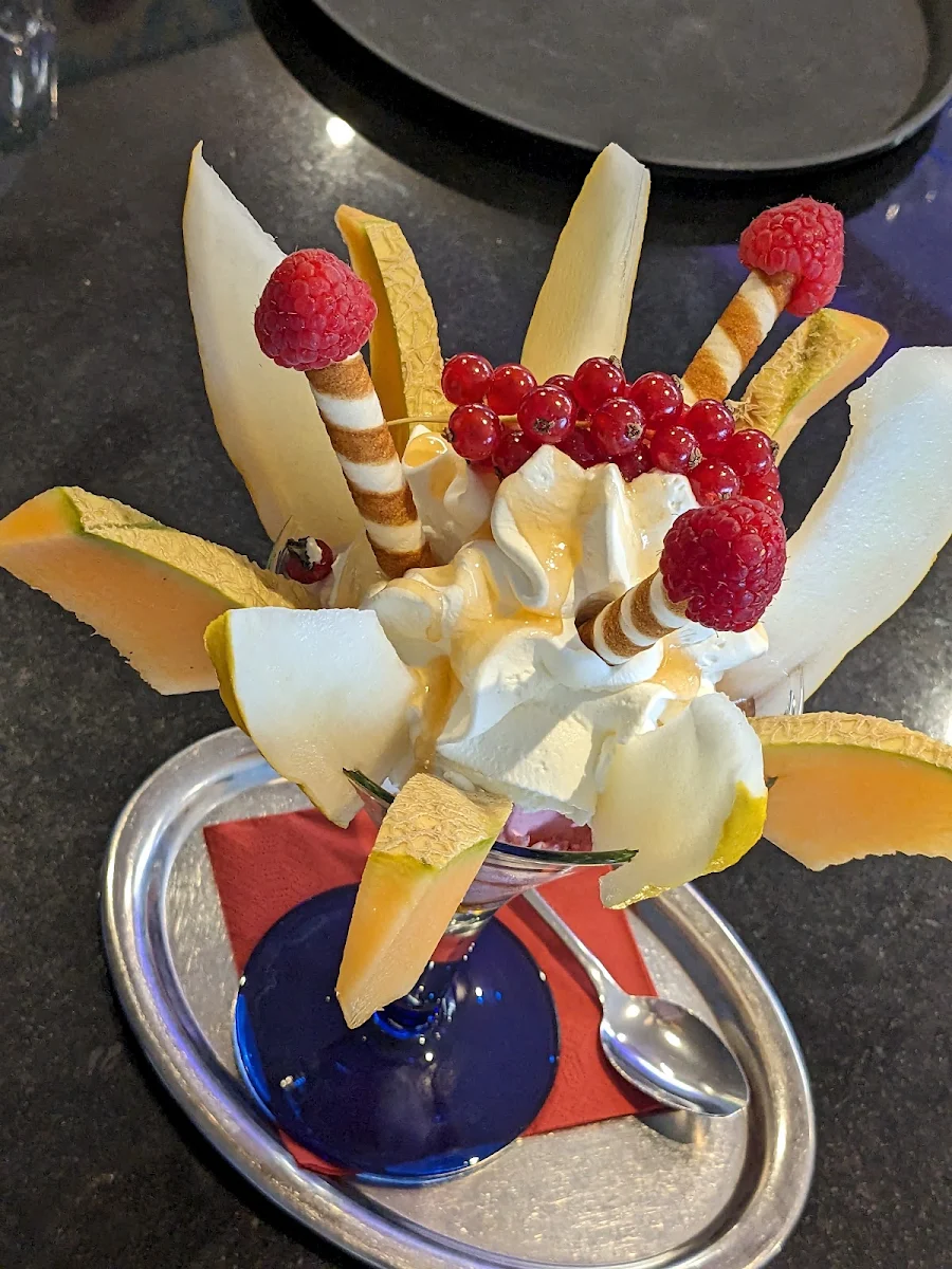 Highlights, Eis-Café Roma