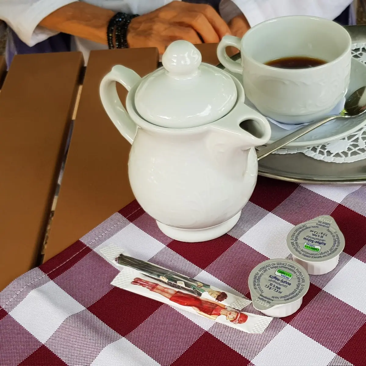 Kännchen Kaffee, Parkrestaurant Rosenau