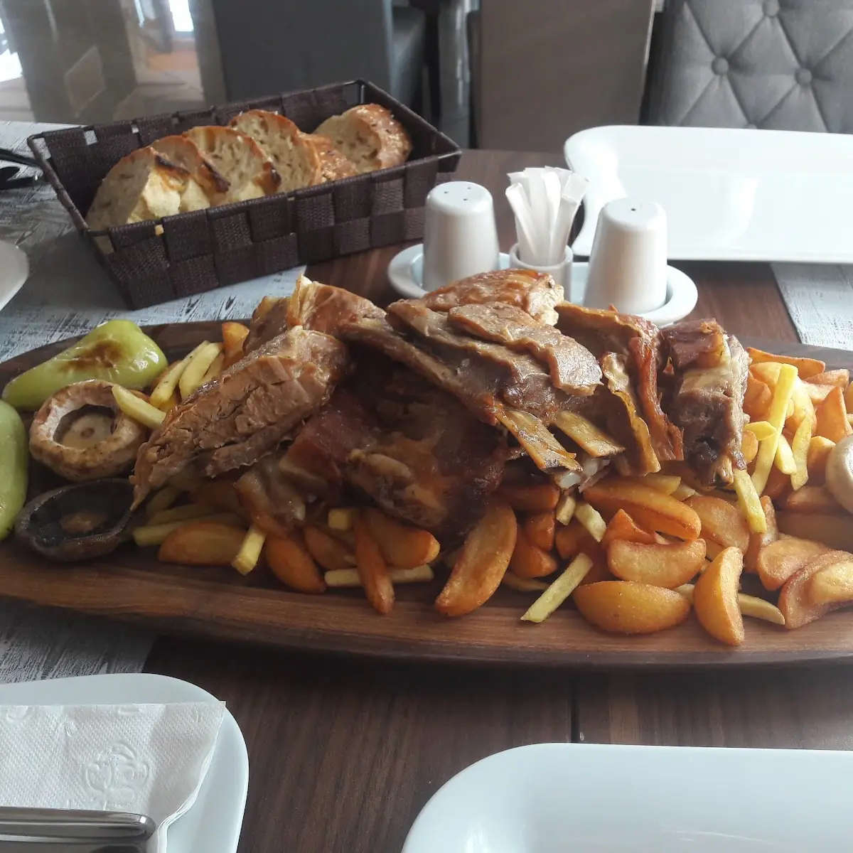 Highlights, Efes Kebab und Pizza Haus
