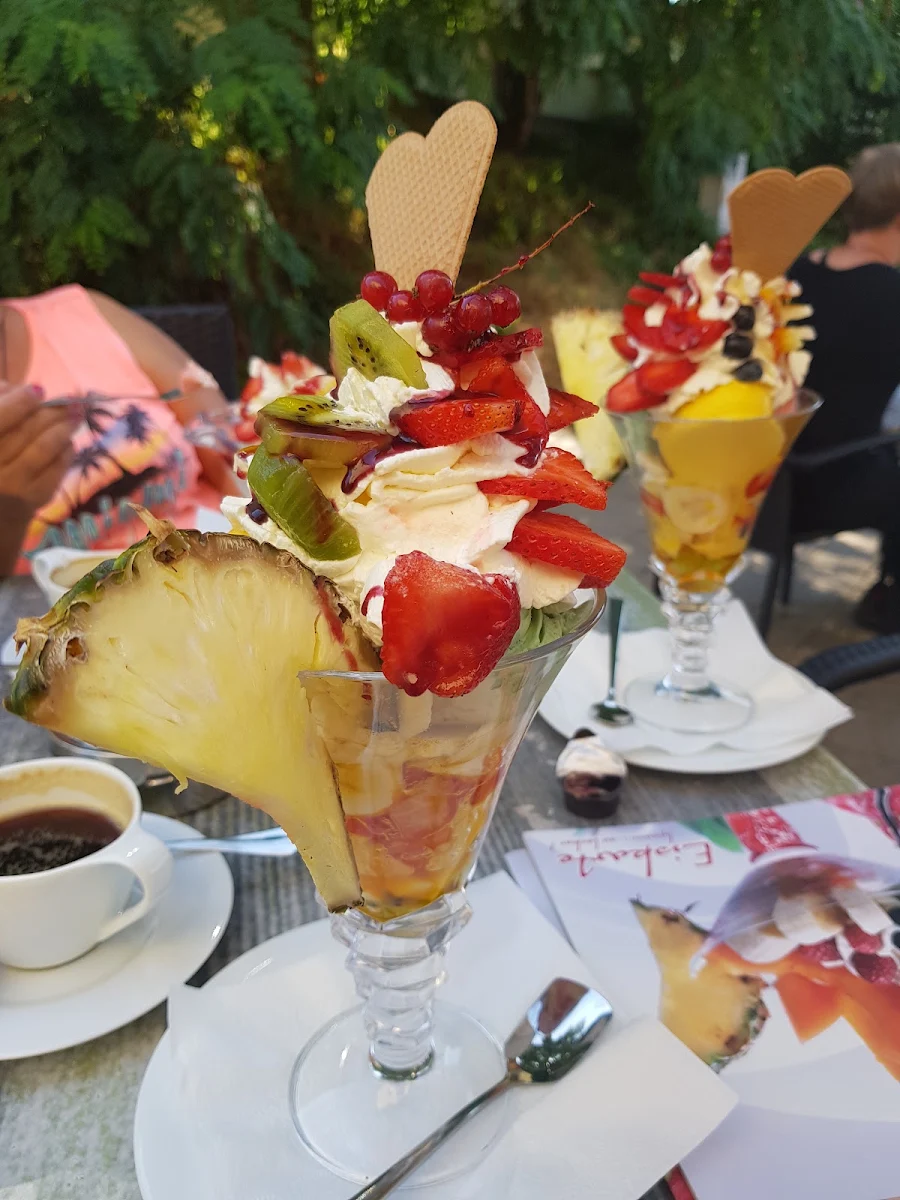 Nusstraum Eisbecher