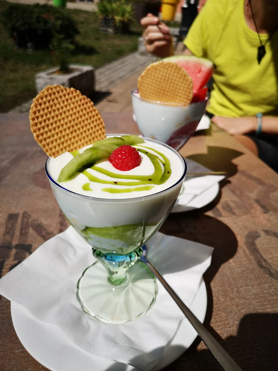 Yoghurt Eisbecher Kiwi