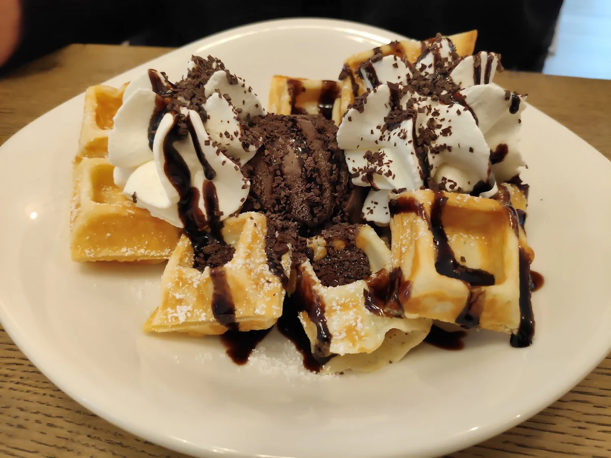 Waffel Mit Eis, Eiscafé Laofe