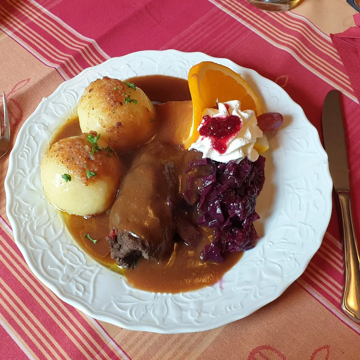 Rinderroulade, Gaststätte Zum Schloßberg