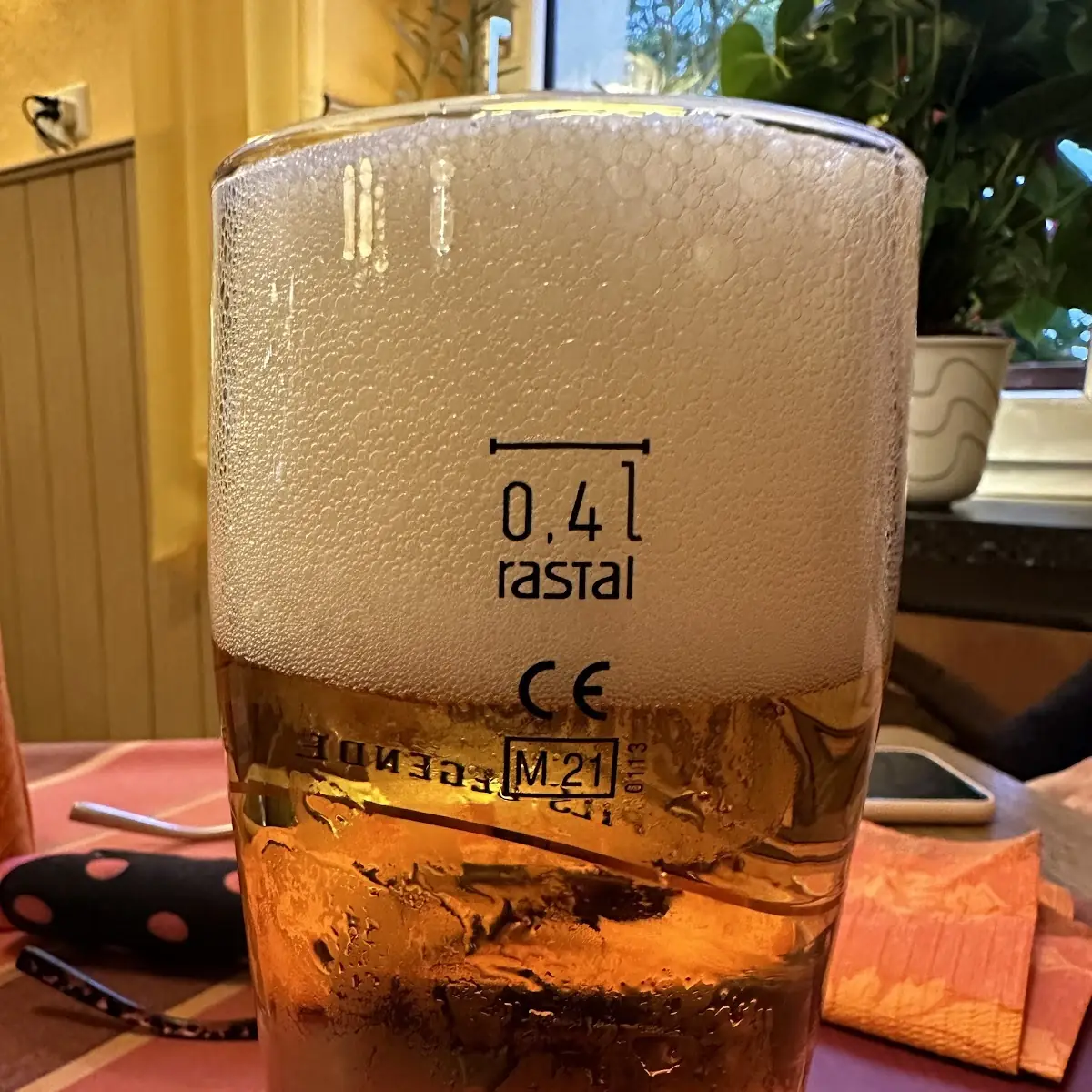 Te Weinig Bier, Gaststätte Zum Schloßberg