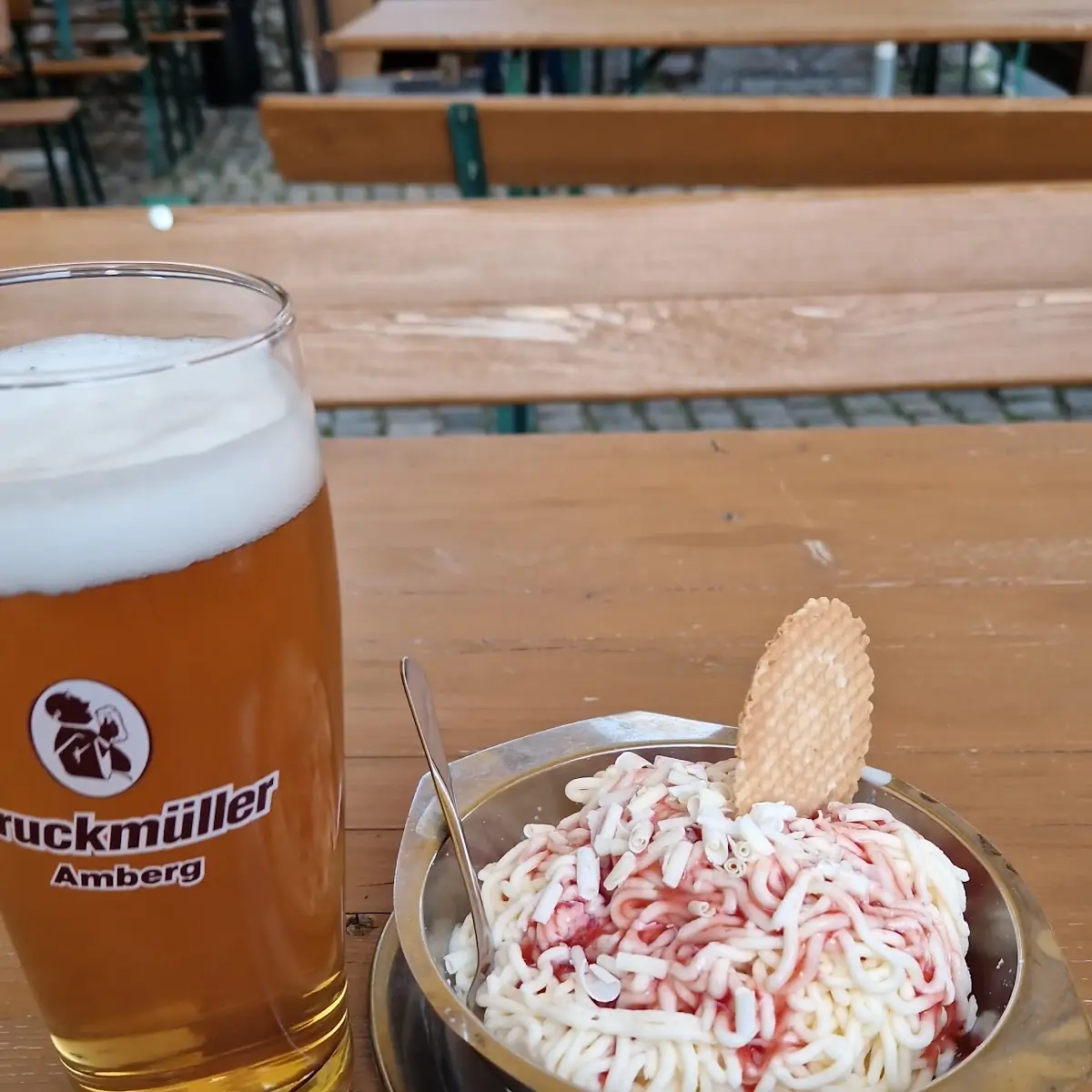 Helles Mit Spaghetti Eis