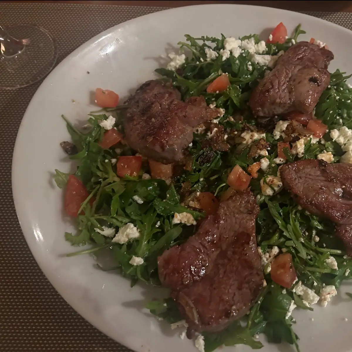 Lamm Medaillons, Restaurant HENRYS