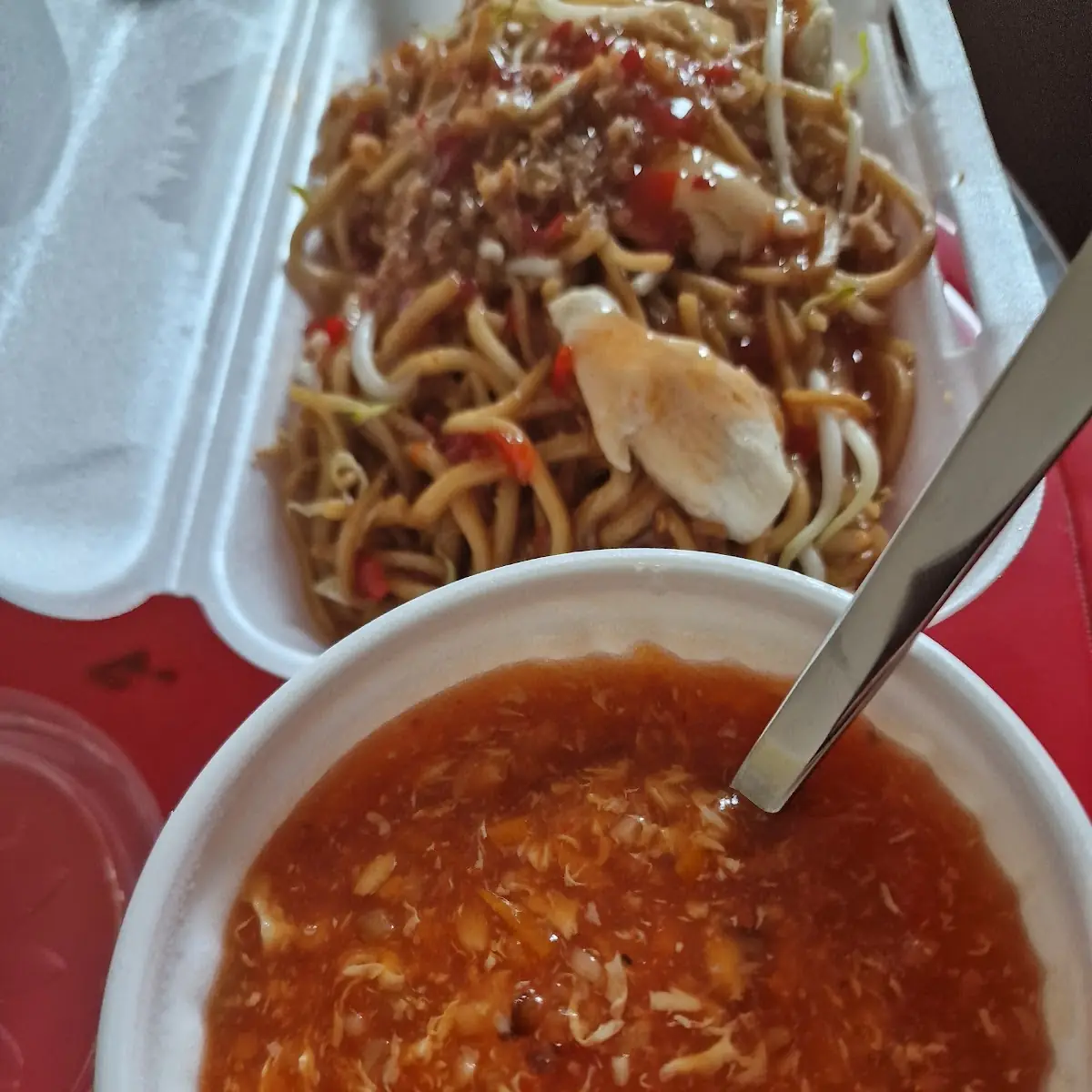 Suppe Und Nudeln, China-Thai Imbiss