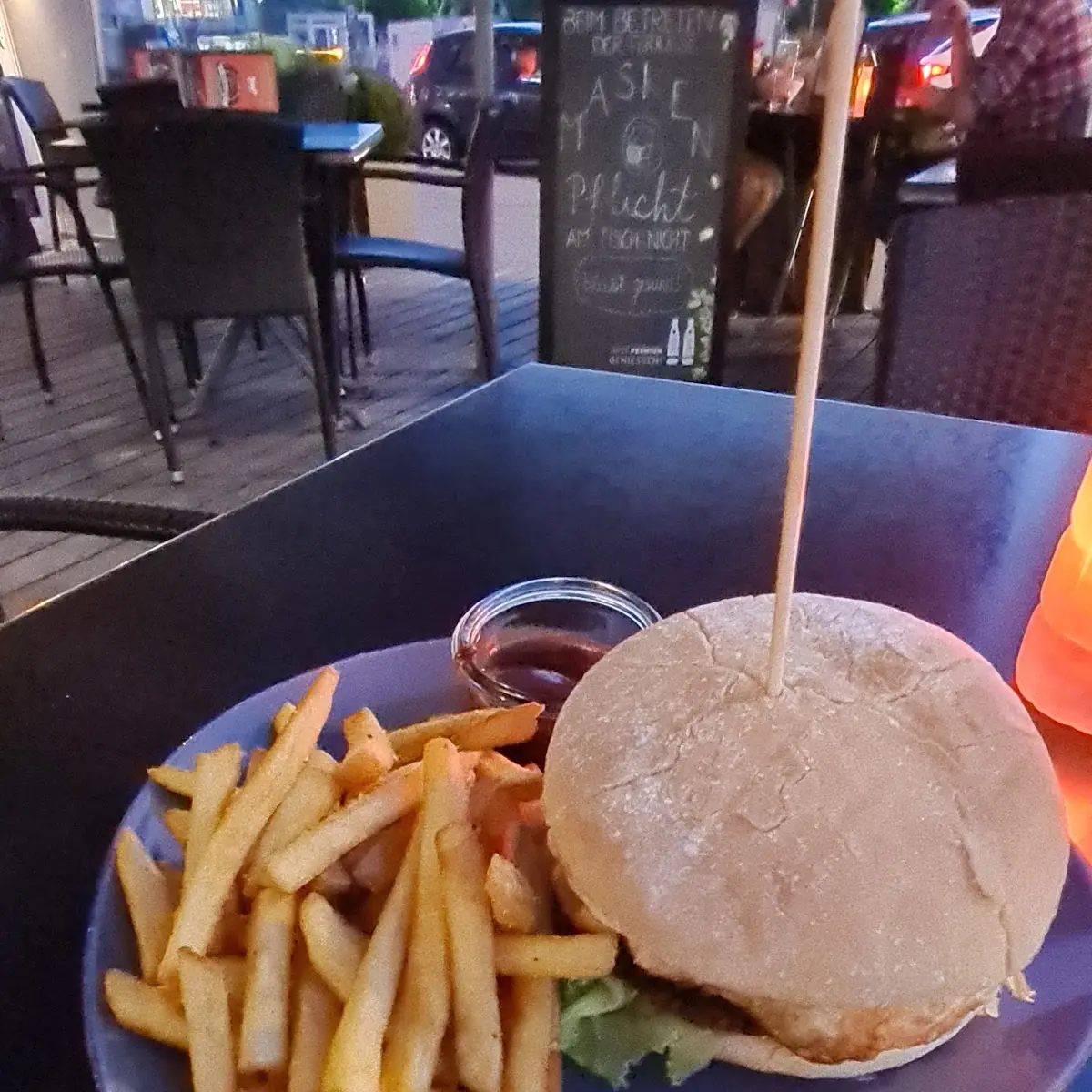Burger Mit Pommes