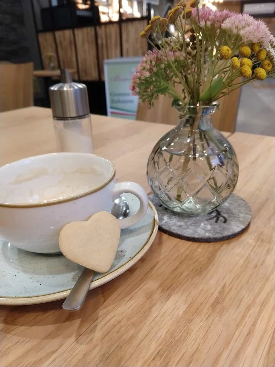 Cappuccino, Bühlot Bäckerei